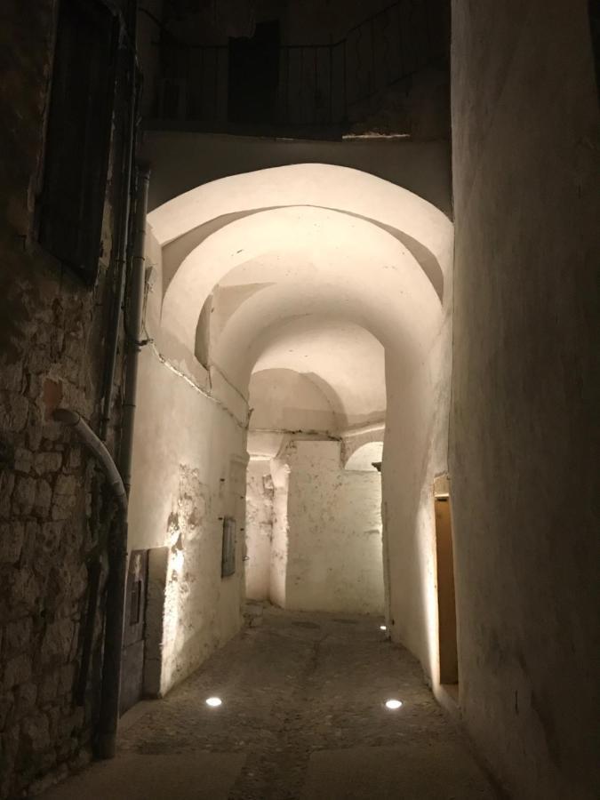 Charmant Logis Dans La Catiche De Loutre, Maison Medievale Sauve Exterior photo